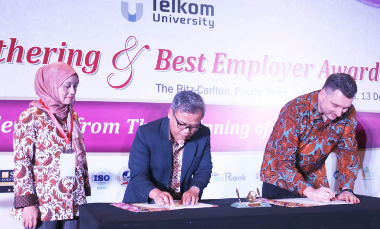 Tingkatkan Mutu Mahasiswa, Telkom University Jalin Kemitraan Strategis dengan Telkomtelstra